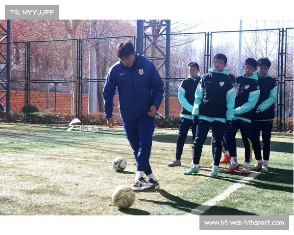 英超社区活动开展，球员参与青少年足球培训